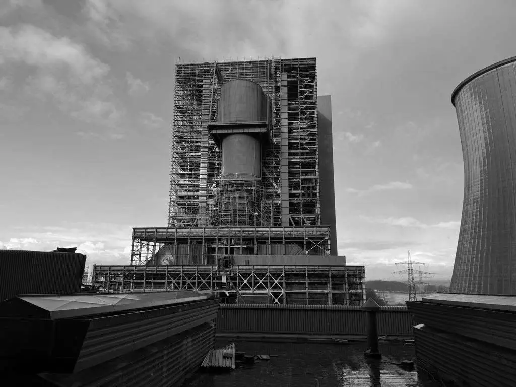 Industriegerüst in einem Kraftwerk